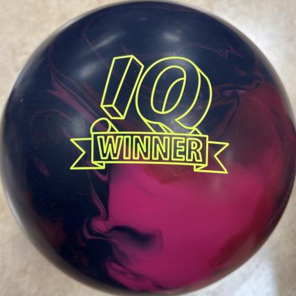 Storm IQ Tour Winner bowling ball photo